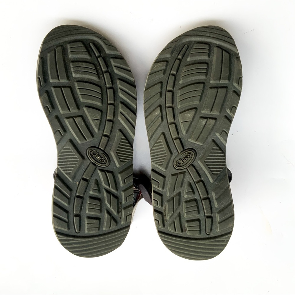 Chaco Gray Strappt Sandals Women’s Size 8 with Red Strap - Picture 4 of 5